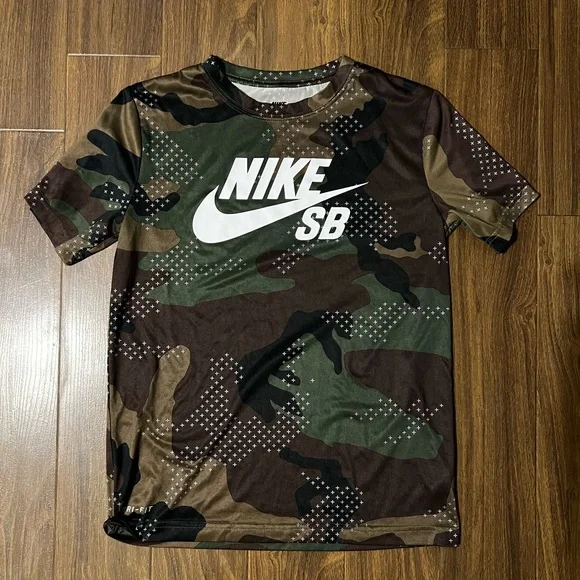 Nike SB dry-fit camo size12-13 yrs - Picture 1 of 2